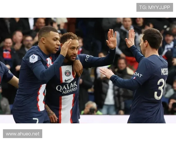 姆巴佩是否影响更衣室?队内角色与团队氛围影响分析 姆巴佩是否影响更衣室?队内角色与团队氛围影响分析